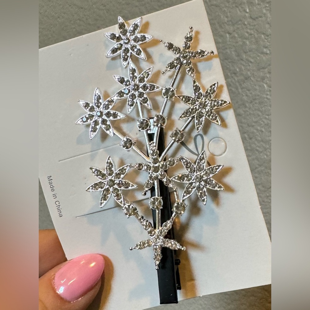 Beautiful sparkly hair-clip - Silver